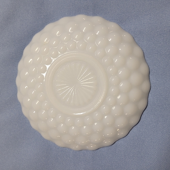 Bubble Eye Milk Glass Cups and Saucers - Picture 3 of 4